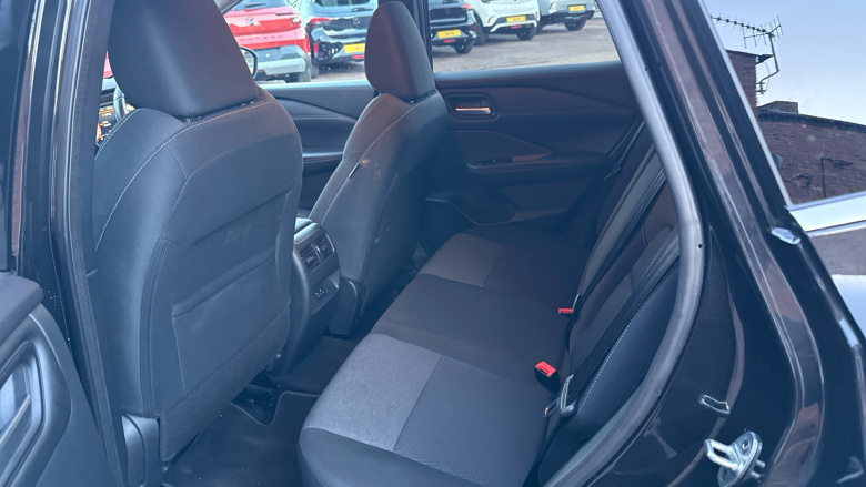 Nissan Qashqai 1.3 DiG-T MH 158 N-Connecta 5dr Petrol Hatchback